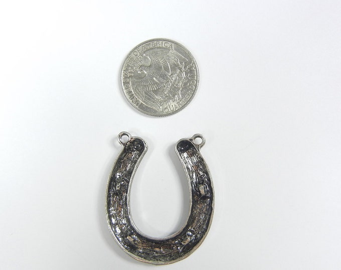 Double Link Antique Silver-tone Horseshoe Pendant