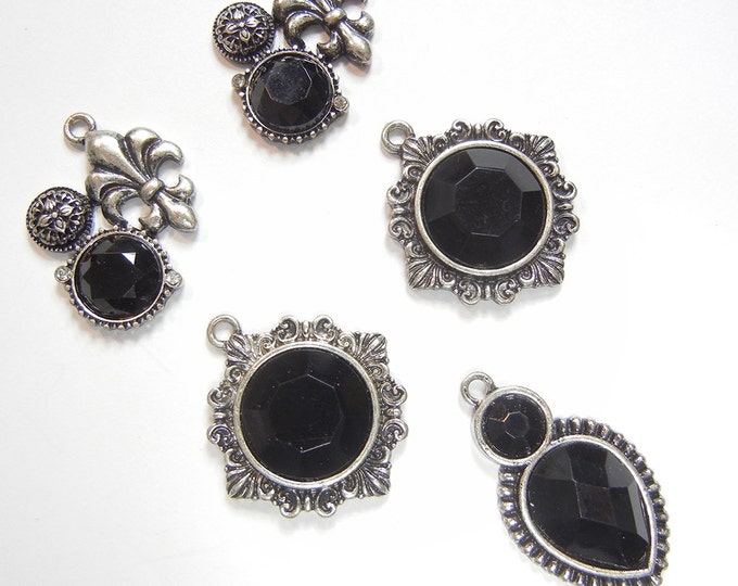 Set of 5 Mixed Charms Black Faceted Acrylic Fleur de Lis