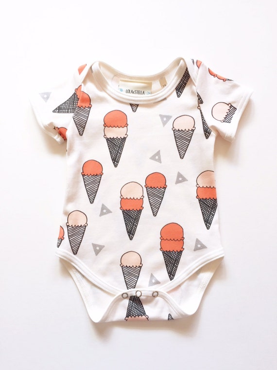 Organic baby bodysuit in ice cream print short sleeve