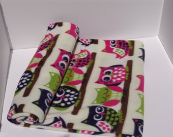 Lghtweight fleece baby blanket - owls