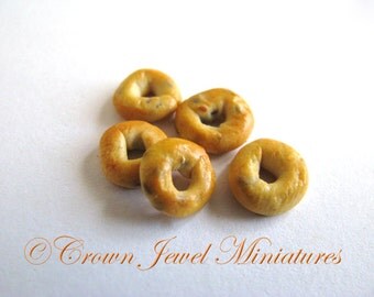 1:12 Five Loose Blueberry Bagels by IGMA Artisan Robin Brady-Boxwell - Crown Jewel Miniatures