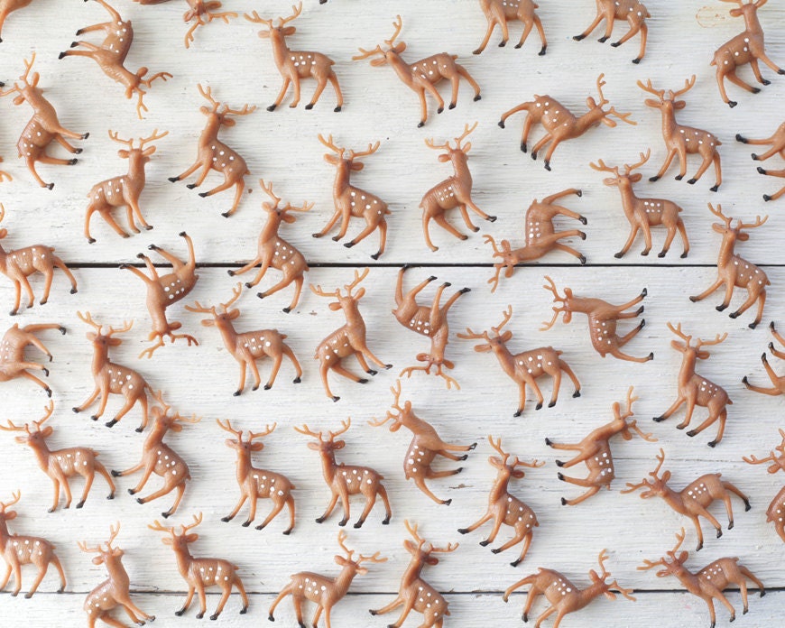 plastic deer figurines bulk