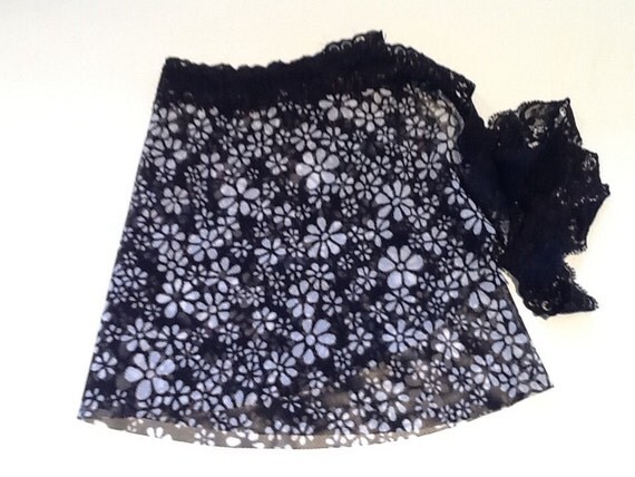 YOUTH/CHILD Ballet/Dance wrap skirt in Black and White Daisy