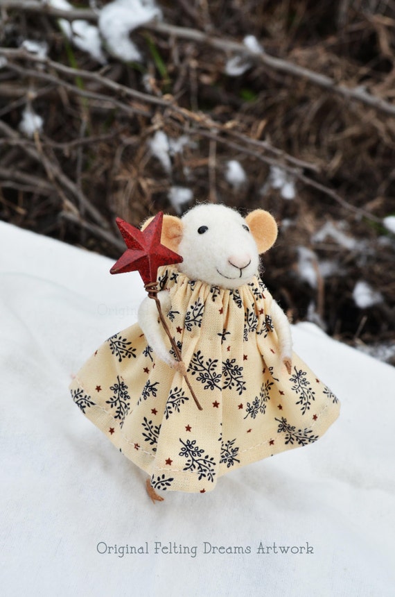 Little Winter Christmas Mouse- Christmas-Winter Seasonal Ornament- Felting Dreams - READY TO SHIP