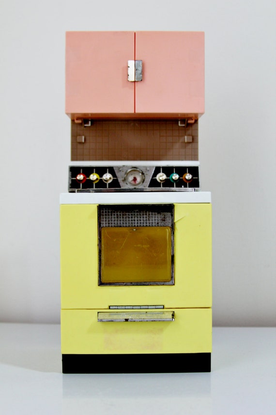 Vintage 1960's Deluxe Reading Kitchen Stove Dollhouse