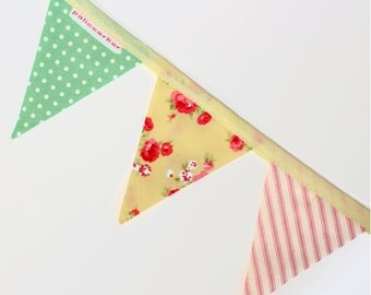 Rosie - Handmade Mini Bunting by palicearker