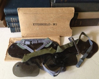 US Army WWII Tank Helmet Eye Shields ~ Set of 3 in Original Case