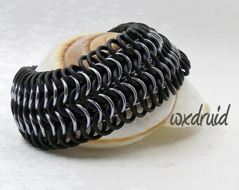 European Weave Chainmail Bracelet, Black and Ice Stretch Chainmaille Jewelry with Rubber Rings