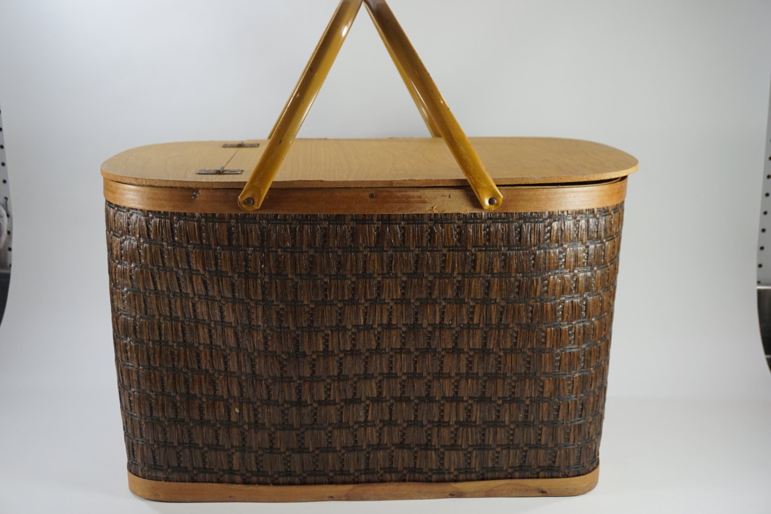 HAWKEYE Burlington Basket Company IOWA Picnic Basket w/