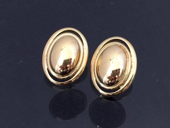 Vintage Jewelry By TRIFARI Gold Tone Earrings