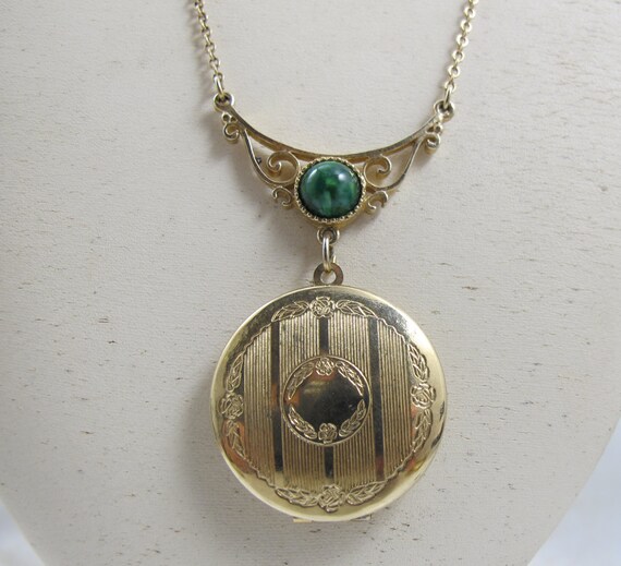 Vintage Locket Necklace Signed Sarah Coventry Green Glass