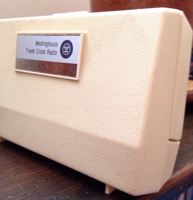 Westinghouse Travel Antique alarm clock/RadioFully functions!! Haute