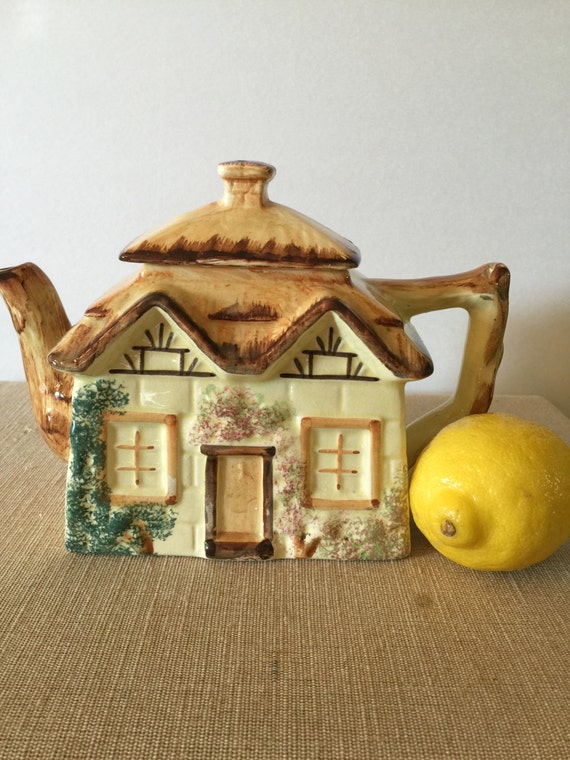 Vintage Cottage Ware Tea Pot Made in England Paramount