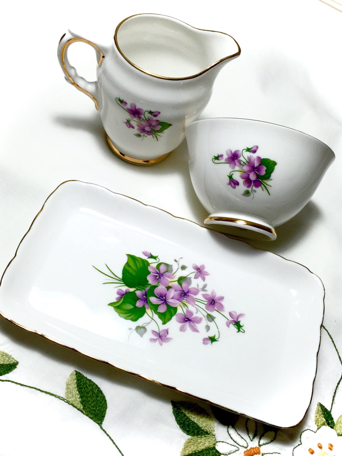 flawless-rare-delphine-fine-bone-china-set-made-in-england-haute-juice