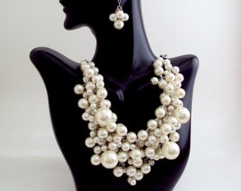 Pearl Necklace, Bib Necklace, Cluster Pearl Necklace, Bridal Jewelry, Pearl Jewelry, White Perl Necklace