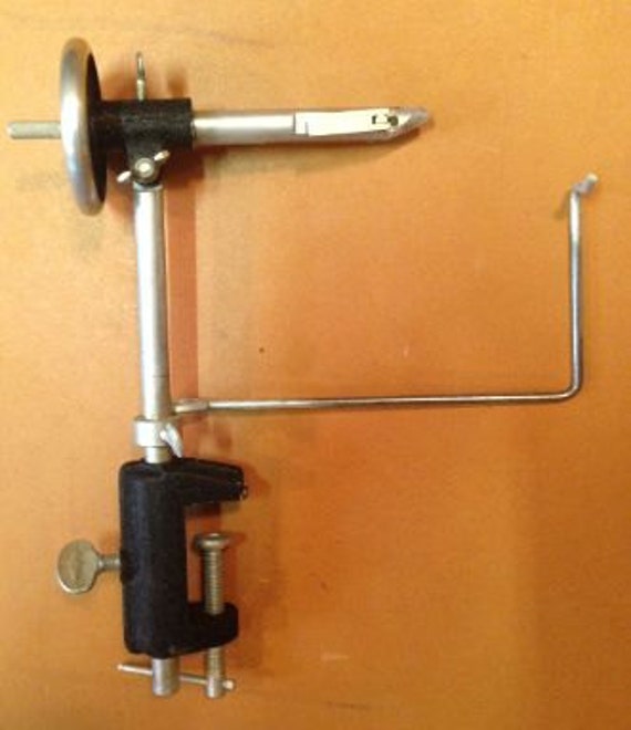 Vintage Universal Vise Rotating Fly Tying Vise w/Box and