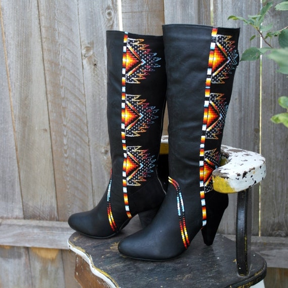 Size 9 black boots with turtle design by REZHOOFZ on Etsy