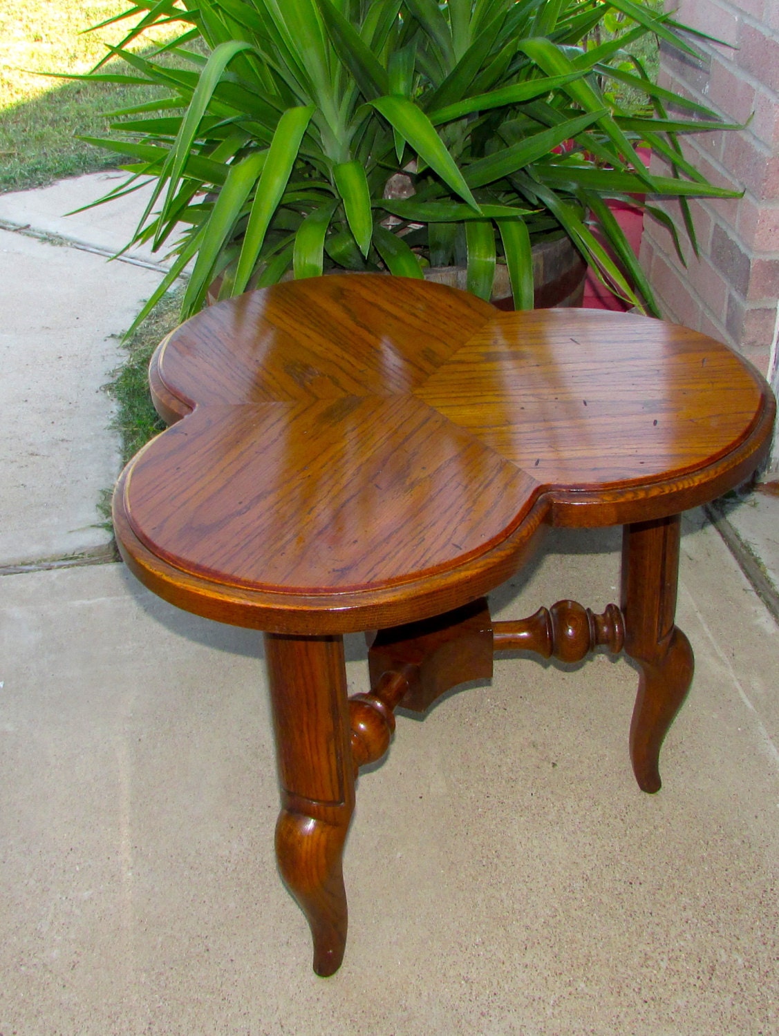 Vintage Mid Century Solid Wood Cherry 3 Leaf Clover Shaped Coffee Table