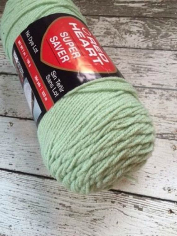 New Red Heart Super Saver Yarn Worsted Weight Green Honeydew