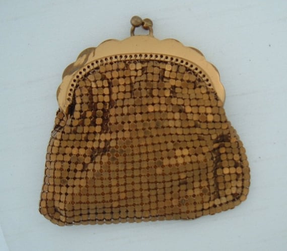 Vintage 1950s Gold Mesh Coin Purse Small by LinzeyLovesVintage