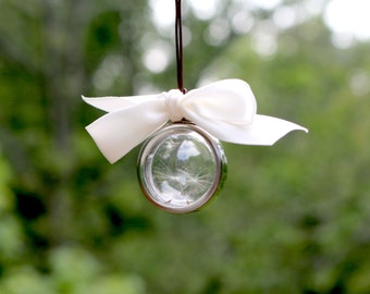 Dandelion Seeds Locket - Make a Wish Necklace - Bubble Locket Necklace - Real dandelion seeds - Glass bubble - Dandelion Terrarium - Boho