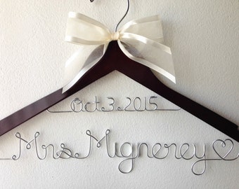 SALE!!! Personalized Wedding Hanger With Wedding Date and Bow, Bridal Gift, Bridesmaid Gift, Flower Girl Gift