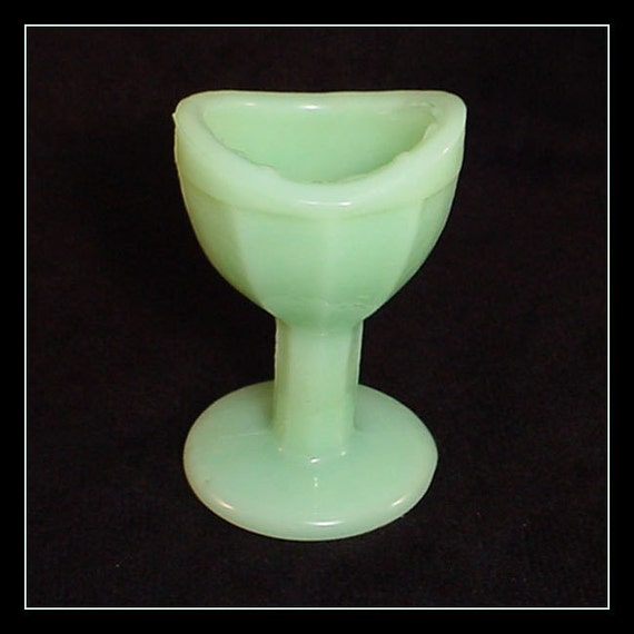 Vintage Glass Pedestal Eye Wash Cup with flaw