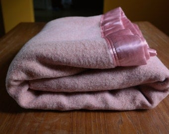 Vintage Kenwood Wool Blanket Salmony Peachy Dusty Pink with Satin 68" x 86"