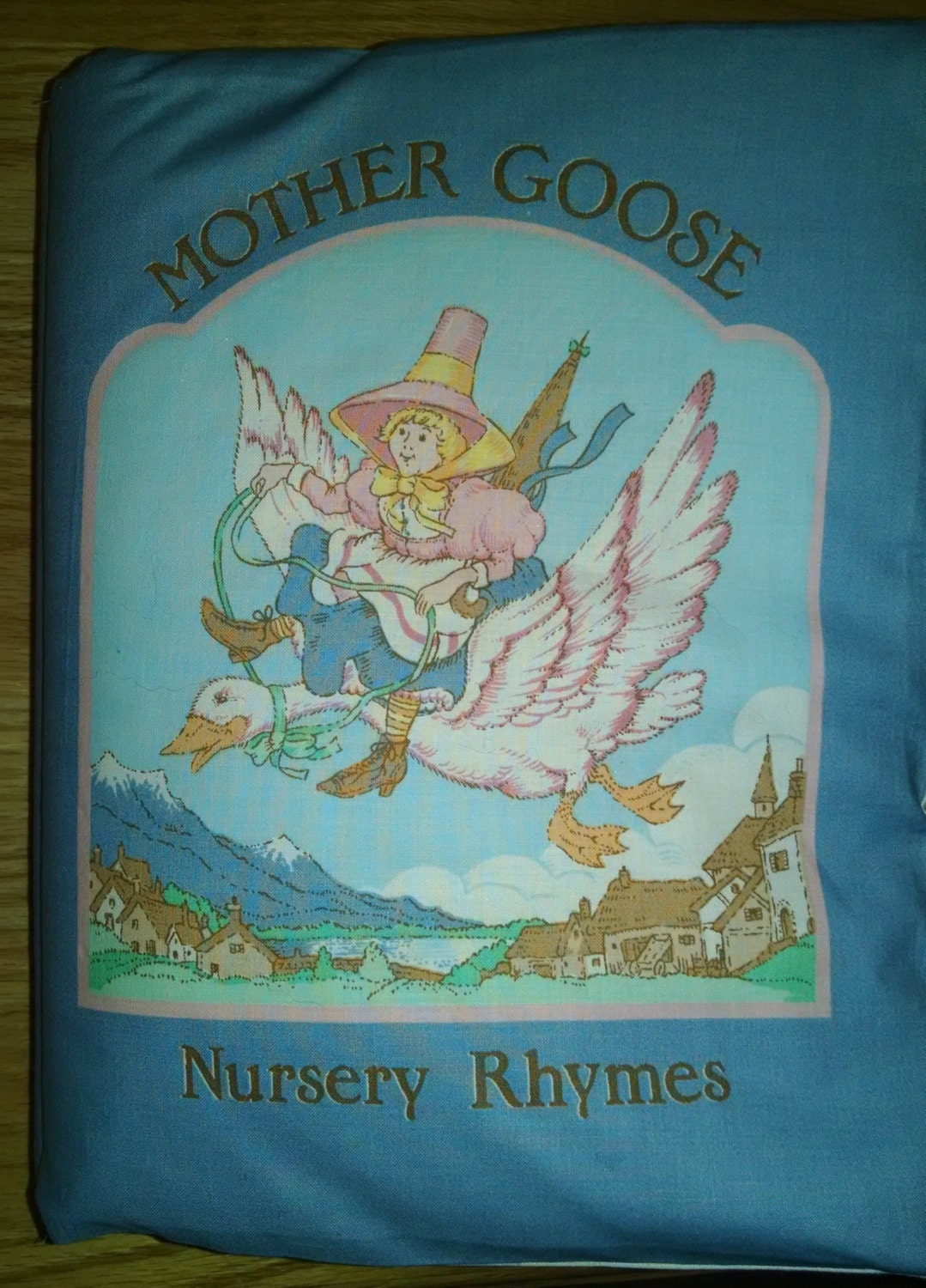 Mother Goose Nursery Rhymes Blue Book Cloth Book BK150096