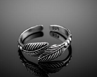 Sterling silver toe ring. silver midi ring. silver toe ring. fitted toe ring. open end ring. adjustable ring.silver knuckle ring.silver ring