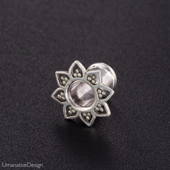 6g tunnels sterling silver. silver gauges. 6g plug earrings.