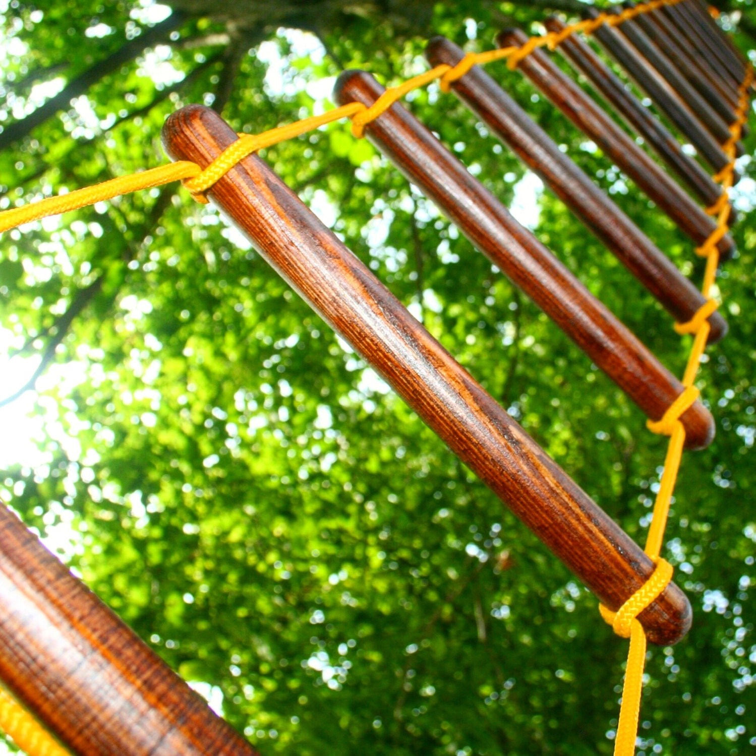 climbing rope ladder 330 feet 110 m long 0.9 feet 27