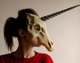 Unicorn skull mask silver horn