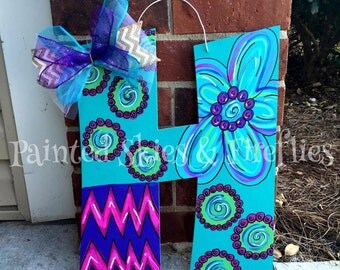 Painted Letter Door Hanger / summer door hanger / Initial / Wooden Letter / nursey decor / Dorm Decor / Home Decor / front door decor