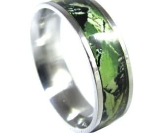 Stainless Steel Green Camo Ring Unisex Hunting Camouflage Wedding Band Ring 8 mm Hypoallergenic Ring allergy free