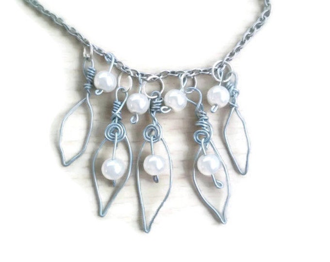 boho pearl necklace/ leaf necklace/ boho necklace/ pearl necklace /boho pearl jewelry/pearl necklace gift/ hippie pearl necklace/ hippie