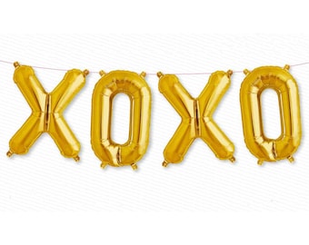 XOXO gold foil mylar balloon kit 16". Gold love balloons. Bridal shower balloons. XOXO balloon garland. Wedding and bachelorette balloons.