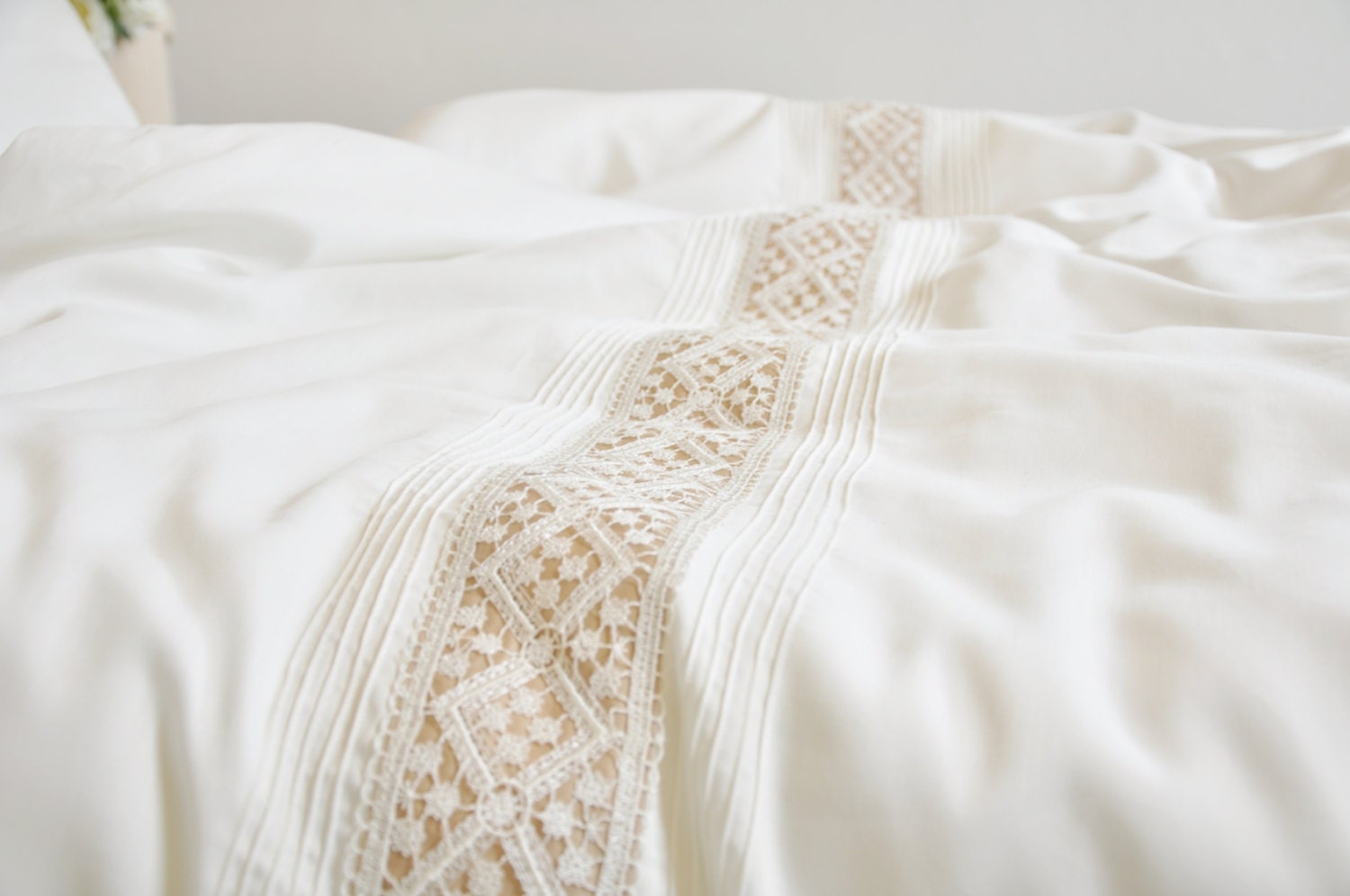 Ivory Lace Ribbed Duvet Cover Set in Full Queen King Size