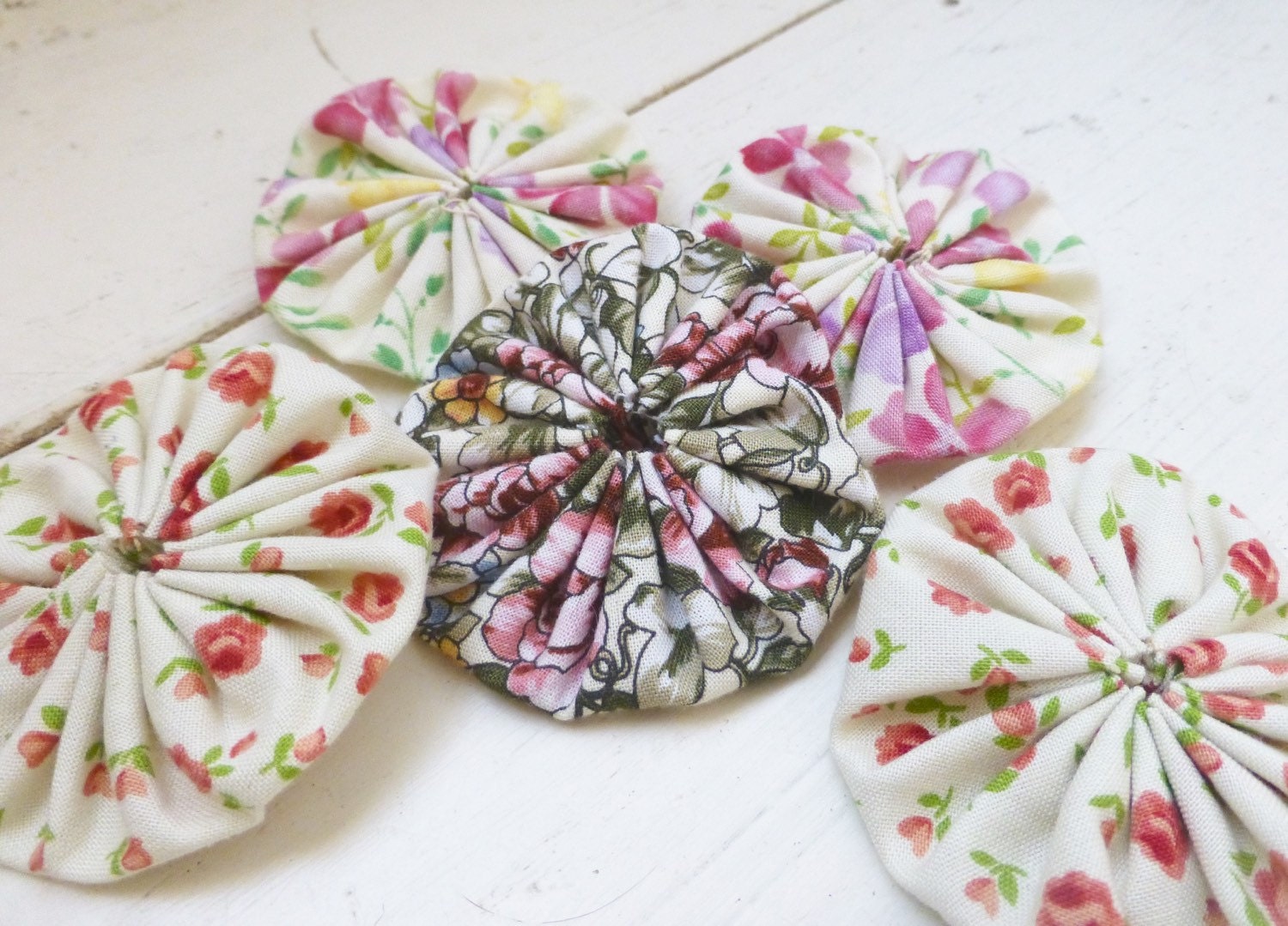 Quilting yoyos fabric yoyos yo yo quilt sewing yoyos