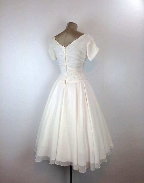 1950s White Chiffon Wedding Dress / 1950s Short Sleeve Bridal