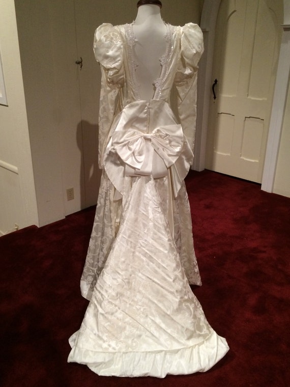 1990 Jessica McClintock Wedding Gown Ivory Victorian
