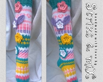 Knit socks with flower, knit socks, knee socks, house socks, woman knit socks, strickade strumpor med blommor, gestrickte socken mit blumen