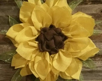 Beautiful burlap sunflower wreath with deco mesh leaves! 26inches! Spring wreath, Summer wreath, Fall wreath, girls decor!
