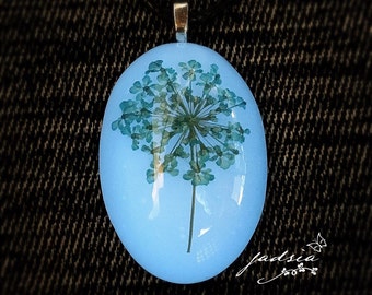 Glow in the dark jewelry,dried flower resin necklace,light in the dark,glitter white,leather chain necklace,special gifts,Queen Anna's Lace