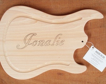 Guitar cutting board, hard wood, perfect gift for a guitarist or musician !