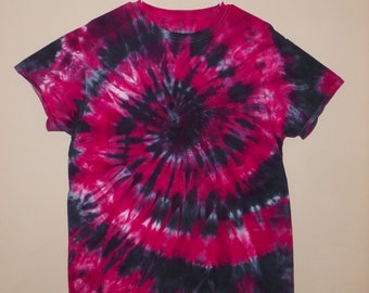 Items similar to Yellow, Green, Blue, and Black Spiral Tie Dye Size XL ...