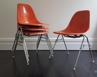 Original vintage set of 4 Charles & Ray eames DSS Fibreglass chairs by Herman Miller