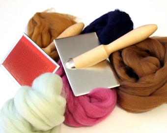 Hand Carders plus 100g - 3.5oz Wool Pair of small carders for preparing fibres Boxed