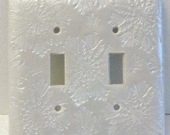 Pearled Snowflakes double toggle light switch cover