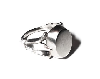 Lily signet ring in sterling silver (floral, Victorian)